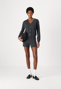 pure cashmere Kratke hlače - graphite