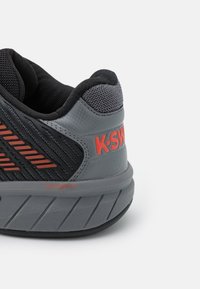 K-SWISS HYPERT EXPRESS - Sapatilhas de ténis para vários pisos - jet black/steel gray/spicy orange