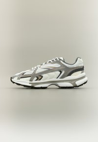 L003 2K24 225 - Joggesko - white/silver-coloured