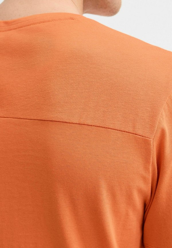 BHJAGO - Basic T-shirt - arabesque3