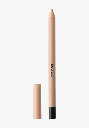 Crayon de maquillage beige avec base noire et bouchon retiré, étiqueté "INGLOT," sur un fond clair uni.
