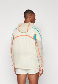 ASICS LIMITED SERIES ROAD PACKABLE JACKET - Striukė bėgimui - birch