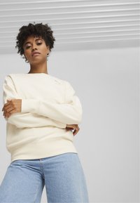 Puma BETTER RELAXED CREW - Sweatshirt - no color