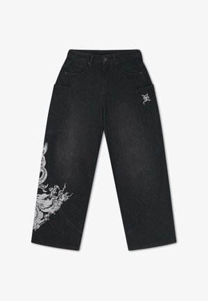 Jeans neri a gamba larga con grandi tasche laterali, stampa bianca di drago sulla gamba sinistra e dettaglio del logo bianco sulla tasca destra.