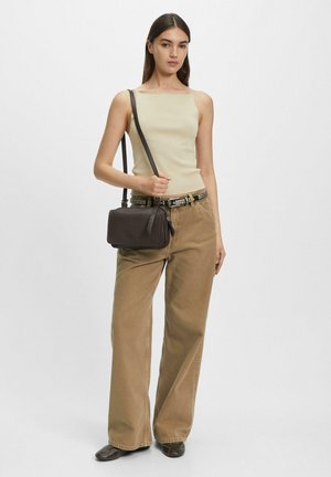 Liebeskind Berlin, CROSSBODY MAREIKE - Umhängetasche - dunkelbraun