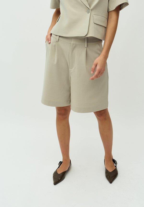 GURI-M - Shorts - light twig