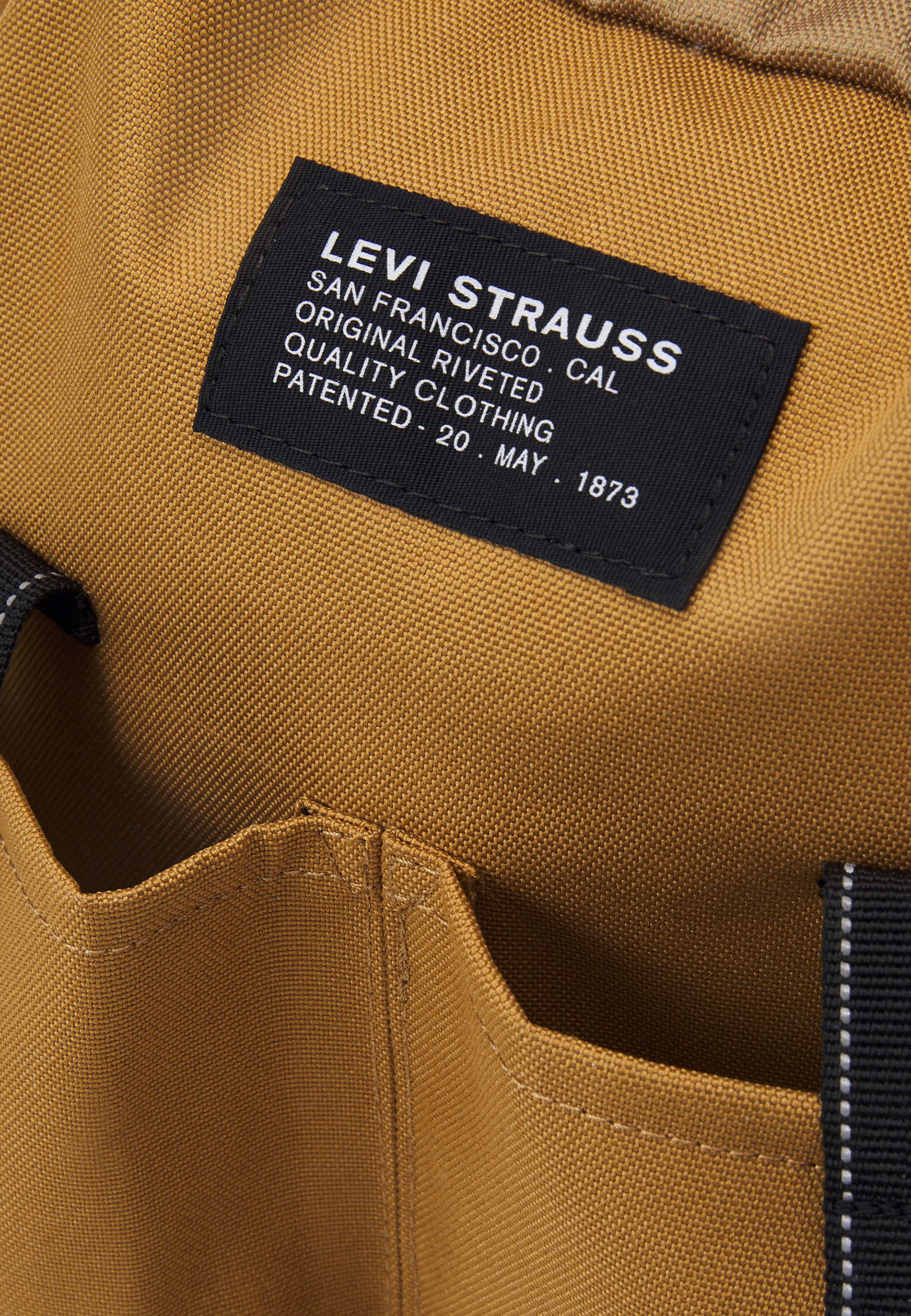 levi strauss & co backpack