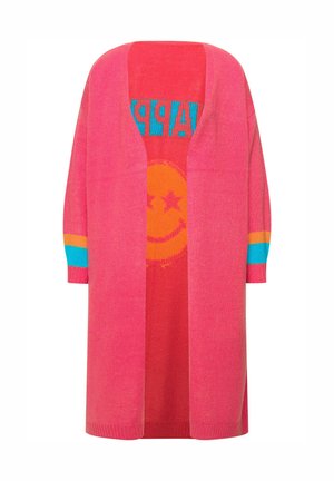 Rosa gestrickte Strickjacke mit offenem Front, mit einem großen gelben Smiley-Gesicht-Design und blauen sowie orangefarbenen gestreiften Akzenten an den Ärmeln.