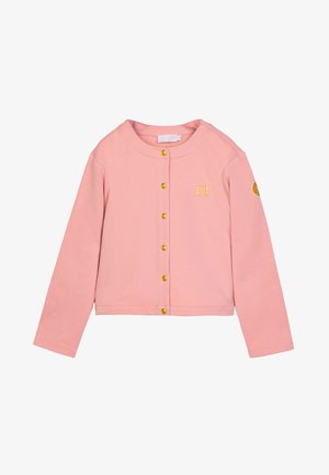 Cardigan lungo rosa a maniche lunghe realizzato in un misto cotone con bottoni dorati sulla parte anteriore e una toppa con logo sulla manica. Design cropped.