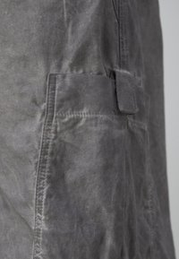 Jaded London WASH PARACHUTE UNISEX - Reisitaskuhousut - washed black oil