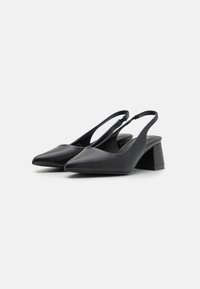 Even&Odd Wide Fit Pumps - black