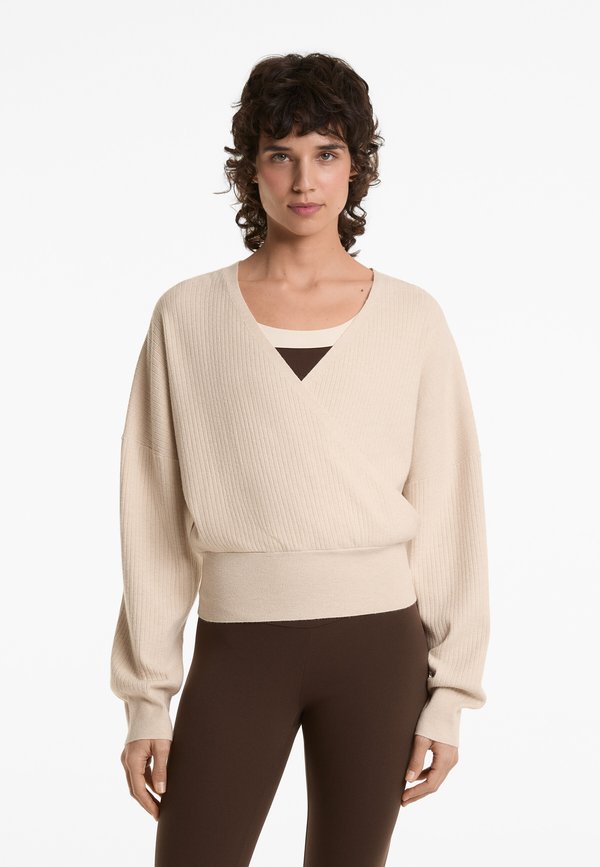 KNIT WRAP - Strickpullover - beige