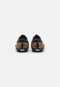 Vans SPORT LOW UNISEX - Športni copati - black