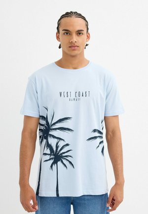 INSIDE, ESTAMPADO PALMERAS - Camiseta estampada - azul