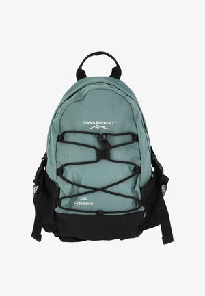 Groene en zwarte Swedemount Columbus 10L rugzak met elastisch koord aan de voorkant en zwarte zijvakken van gaas.