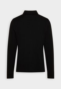 Musta pitkähihainen polo-paita, joka on valmistettu sileästä kankaasta, klassisella kauluksella, muotoillulla designilla ja hihansuilla. Minimalistinen tyyli.