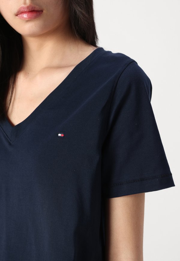 MODERN REGULAR FLAG - Basic T-shirt4