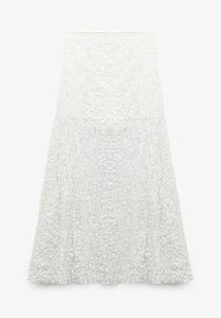 Hvid midi-nederdel med teksturerede blomster mønstre, en tætsiddende talje og en udluftet kant. Lavet af letvægtsstof for komfortabel bæring.