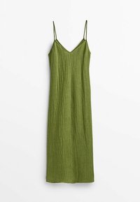 Robe maxi sans manches vert olive avec fines bretelles spaghetti et col en V, en tissu léger texturé.