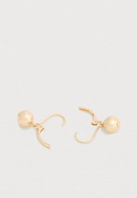 Kuldsevärvilised kõrvarõngad ümarate pärlimotiividega, konkskinnitusega ja siledapinnalised. Sobivad erinevateks sündmusteks.