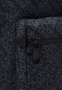 Calvin Klein CODE CAMPUS UNISEX - Sac à dos - black