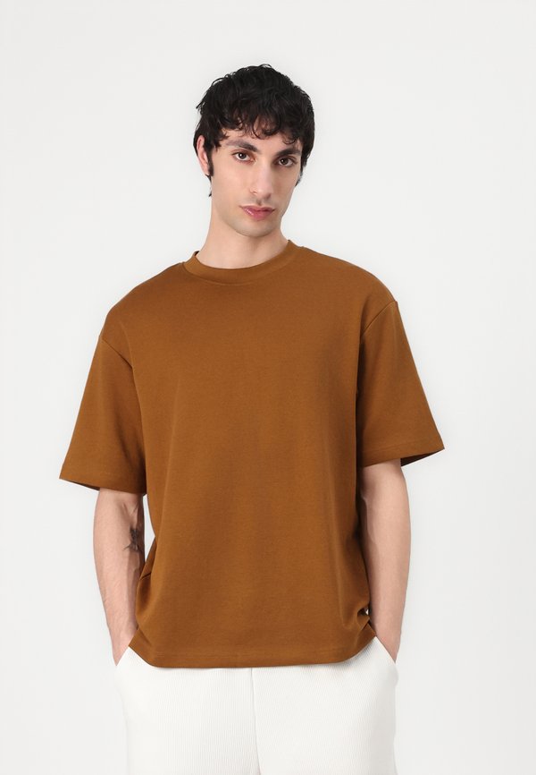 SLH LOOSE OSCAR O NECK TEE - Basic T-shirt - monks robe4