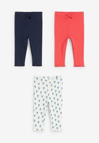 Tre paia di leggings: blu navy con orlo arricciato, corallo con nodo frontale e bianco con motivo a fiori blu. Tutti in misto cotone con vestibilità elasticizzata.