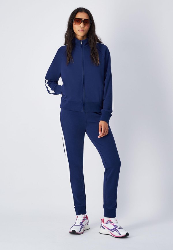 SET - Trainingsanzug