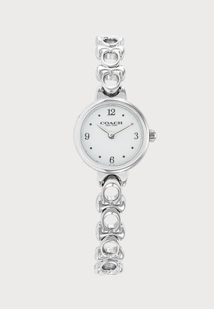 Strieborné hodinky Silver Coach s okrúhlym bielym ciferníkom, čiernymi číslicami na pozíciách 12, 3, 6, 9 a prepojeným reťazovým pásikom s zaoblenými štvorcovými článkami.