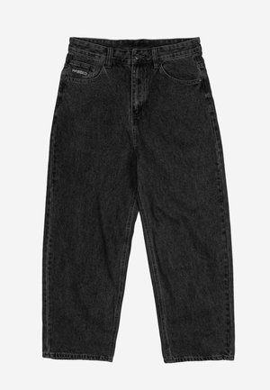 Μαύρο denim τζιν με ψηλή μέση και χαλαρή εφαρμογή, πέντε τσέπες, θηλιές για ζώνη, κλείσιμο με κουμπί και το κέντημα "WASTED" στην δεξιά εμπρόσθια τσέπη.