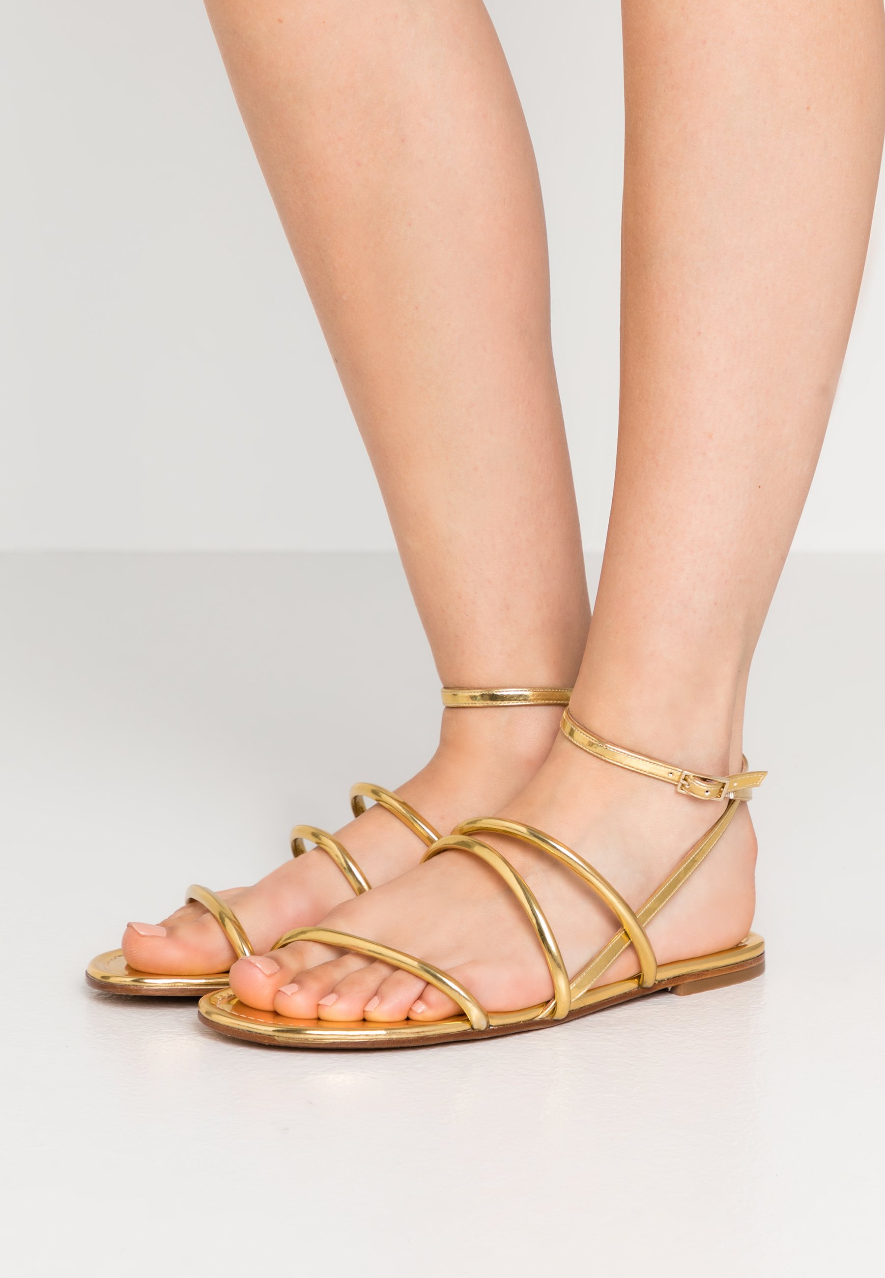 pura lopez sandalias