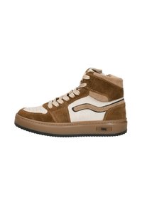 Bruine en beige hoge sneakers van suede en leer, met een gestructureerd oppervlak, geperforeerde neus en contrasterende zwarte accenten.