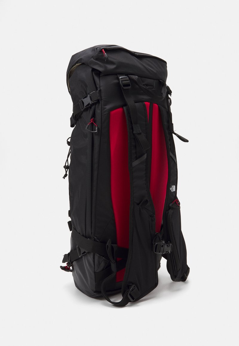 30 liter backpack north face The HOT SHOT SE TNF DTLR What Our Gearhead Experts Are Saying The North Face ALL MOUNTAIN