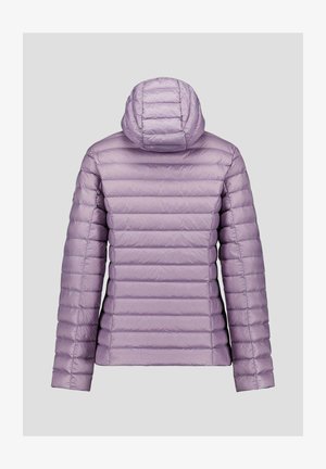 Lichtpaarse pufferjas met horizontale doorgestikte textuur, capuchon en lange mouwen. Het materiaal lijkt glad en lichtgewicht.