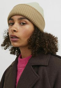 JJXX JXOTHELIA KNIT BEANIE - Megzta kepurė - bone white