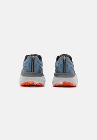 Saucony TRIUMPH 22 - Tenisice za cestovno trčanje - mirage/black