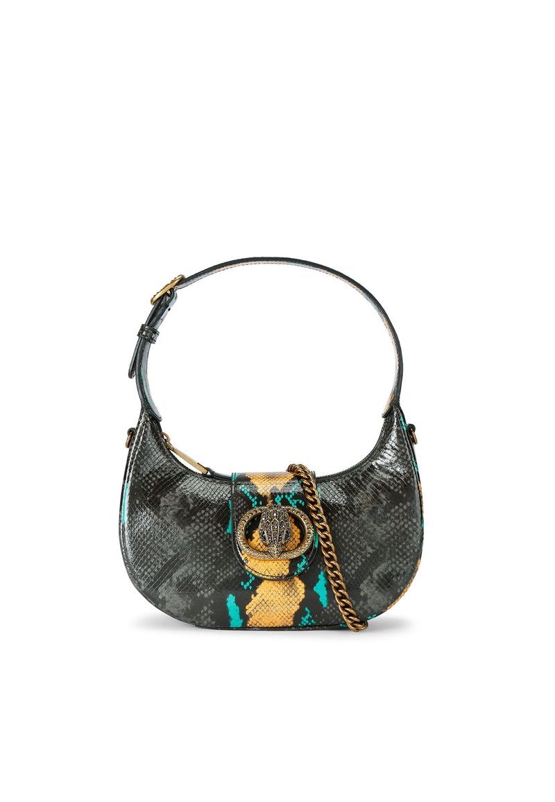 Borsa hobo con un motivo in pelle di serpente multicolore nero, verde e giallo, enfatizzata da un fermo in metallo dorato e tracolla a catena.