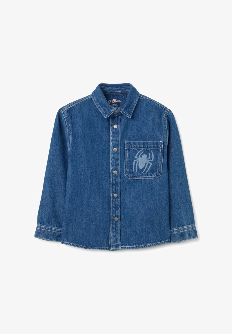 Blauwe denim shirt met een klassieke kraag, knoopsluiting aan de voorkant, lange mouwen en een tonale spinnenlogo op de linkerkant van de borstzak.