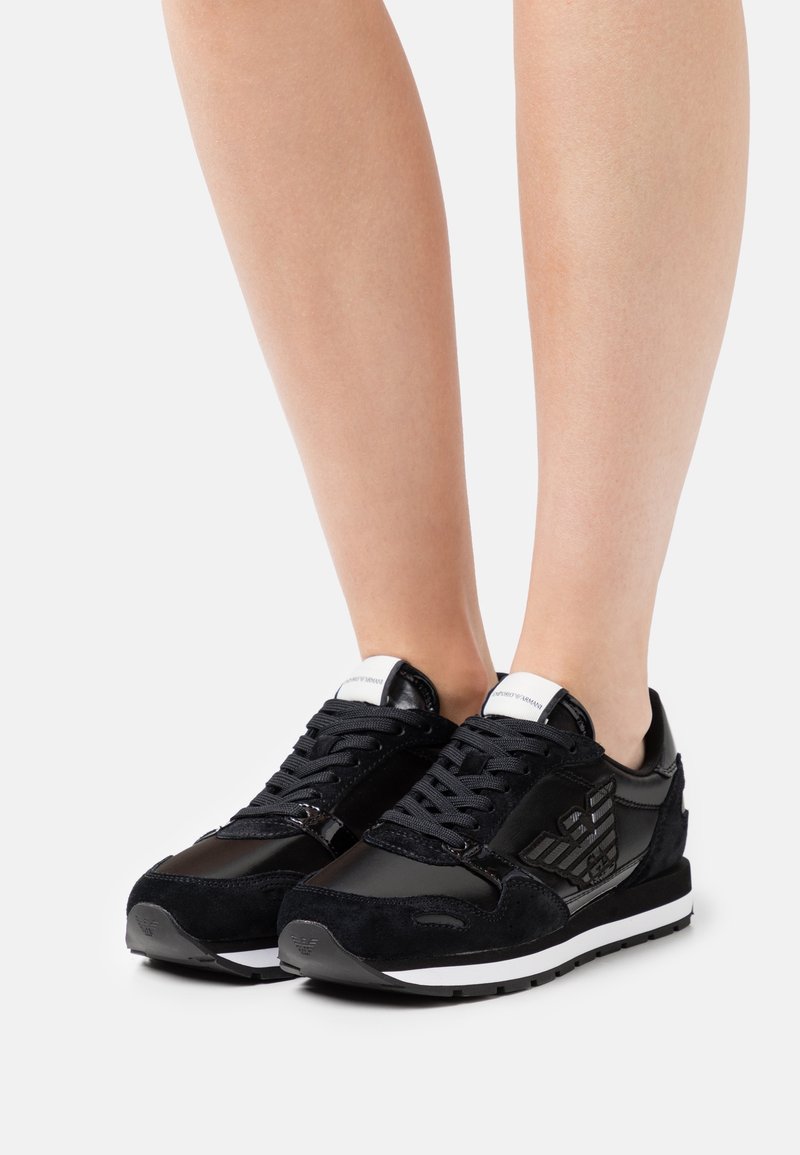 Emporio Armani Baskets basses - black
