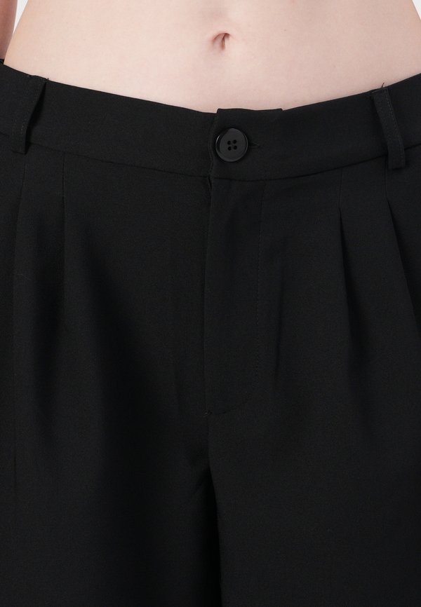 ONLLANDO WIDE PLEAT PANT TLR - Trousers4