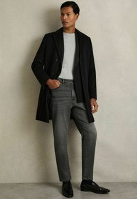 Reiss Jeans Tapered Fit - washed black