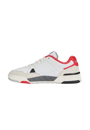Trainers - wht fluored strwht