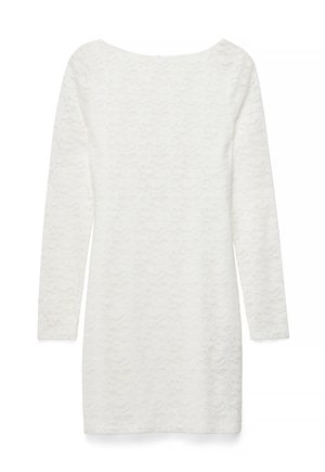 Hvid minikjole med lange ærmer, blomstret blonde tekstur og bådhalsudskæring på en ensfarvet hvid baggrund.