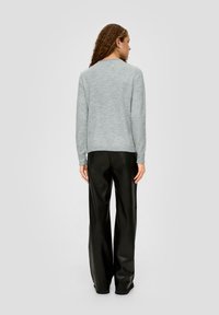 QS MIT ROLLSAUMBLENDE - Strickpullover - grau meliert