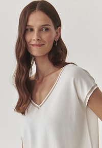 TATUUM SORA - T-paita - off white