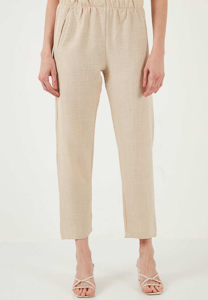 LELA REGULAR FIT - Pantalones - beige