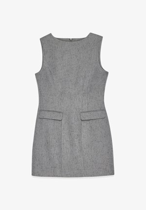 Vestido gris sin mangas hecho de tela texturizada, con dos bolsillos frontales y cierre de cremallera en la parte posterior. Forma simple de A.