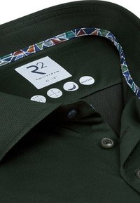 Donkergroene overhemden met knopen en een gestructureerde afwerking, geblokte kraagvoering en R2 Amsterdam label, maat 41-16, gemaakt van gebreid materiaal.