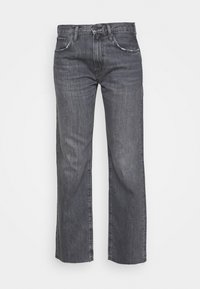 Jeans in denim grigio con vita alta, design a gamba dritta, leggere sfumature e orlo sfrangiato. Dettagli a cinque tasche con hardware metallico.
