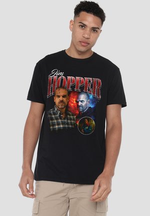 STRANGER THINGS-JIM HOPPER HOMAGE - Print T-shirt - black